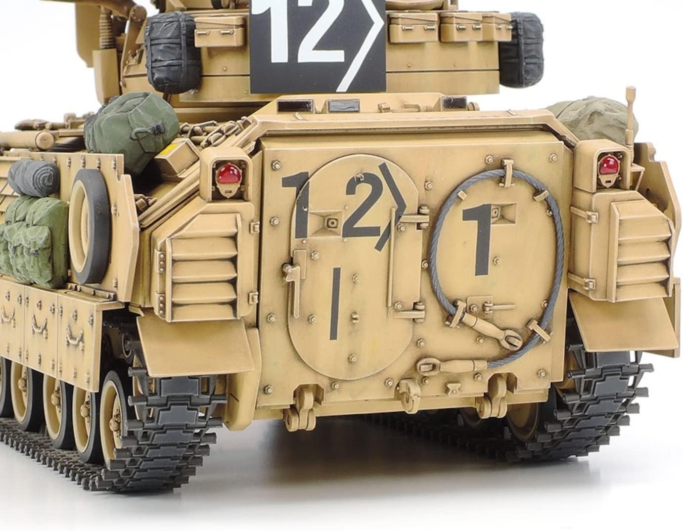 M2A2 Bradley Desert Storm Model Kit